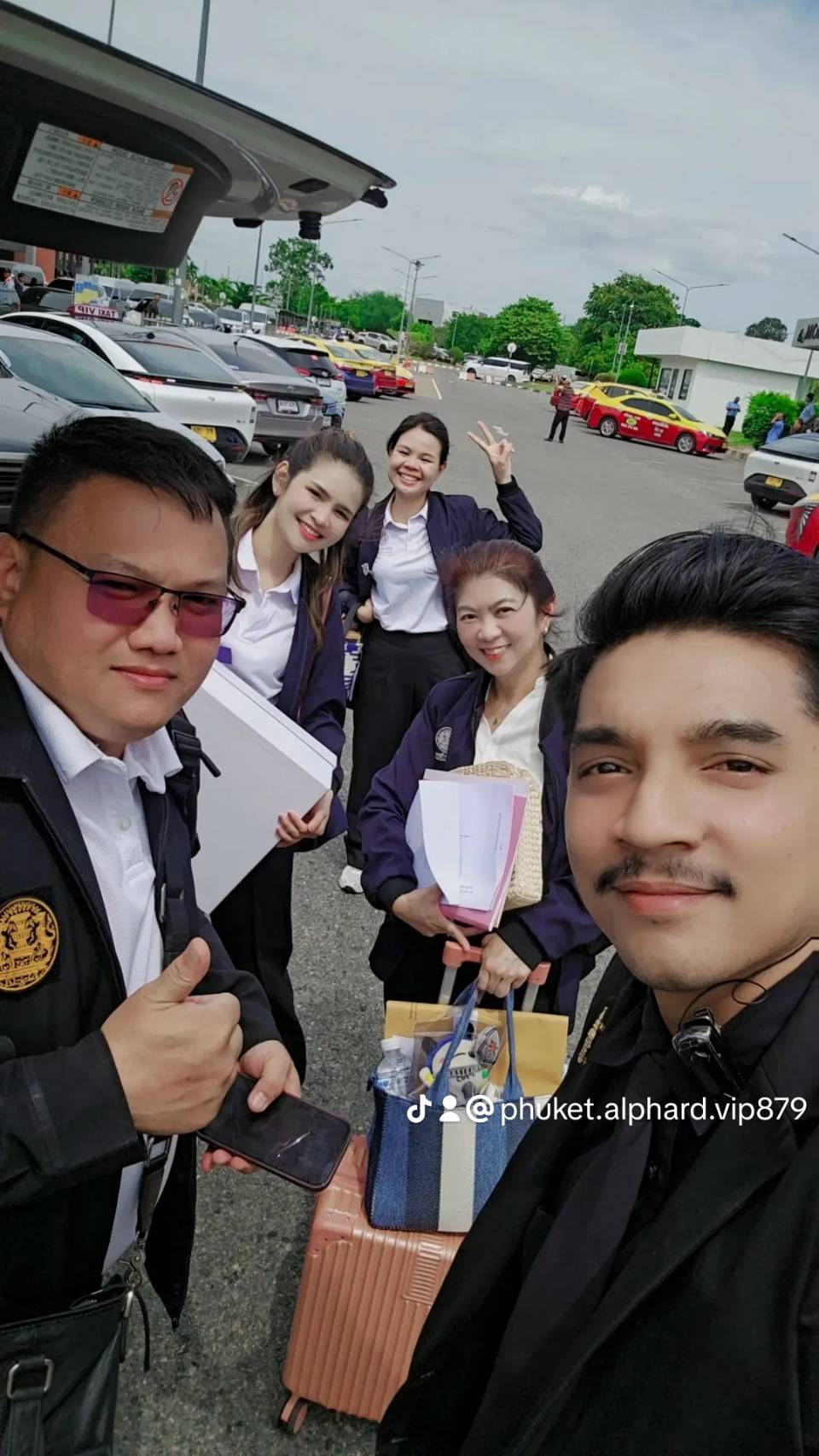 Delegation airport pickup