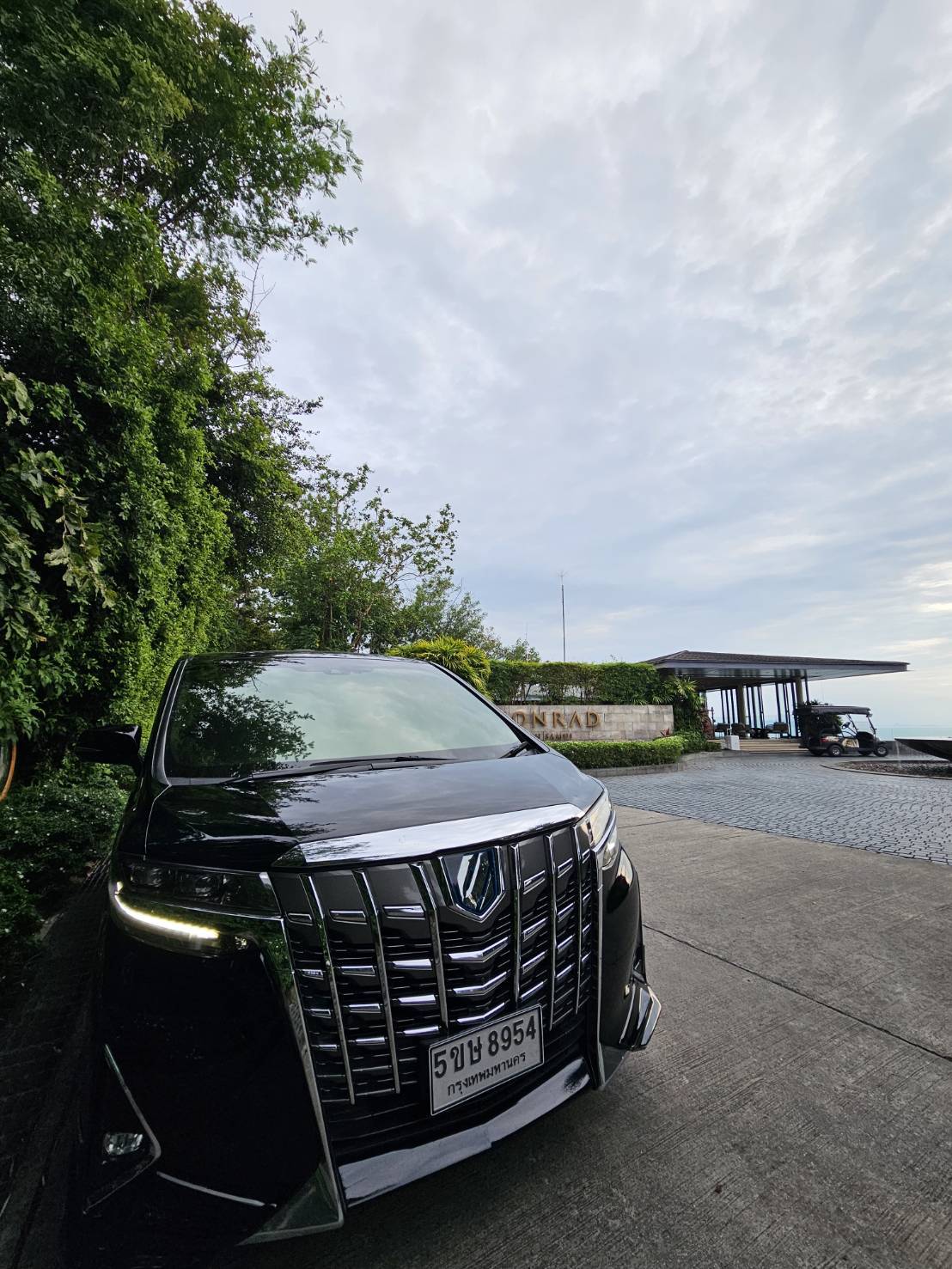 Black Alphard at Conrad Koh Samui entrance